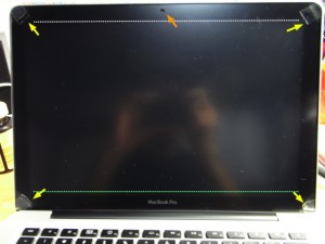 貼り付けは埃との戦い。