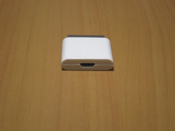 Micro USB to Docl コネクタ変換アダプター。
